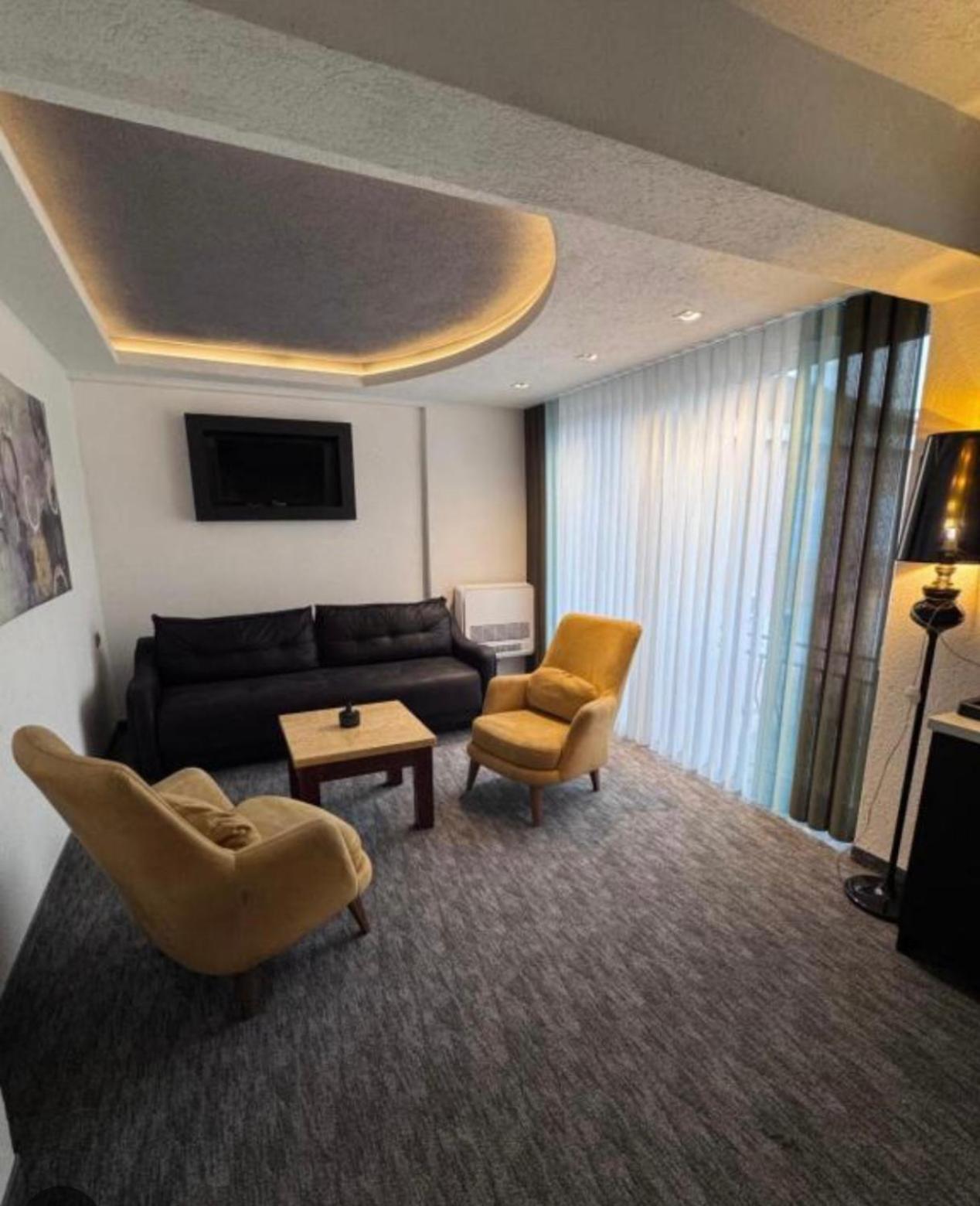 Hotel Garni Ideal Podgorica Exterior photo